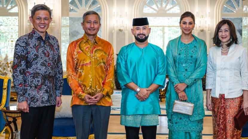 Menteri SG hadiri Rumah Terbuka Hari Raya anjuran Pemangku Raja Johor, Tunku Ismail Menteri SG hadiri Rumah Terbuka Hari Raya anjuran Pemangku Raja Johor, Tunku Ismail