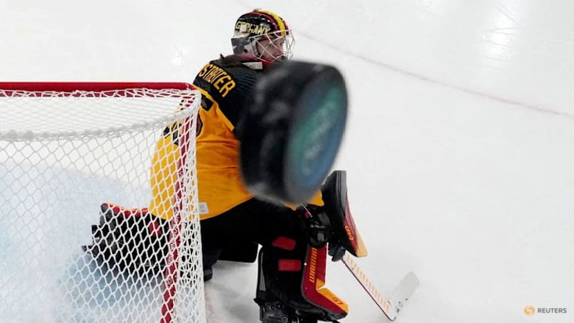 Ice hockey-Italy just want to have fun against women's hockey giants