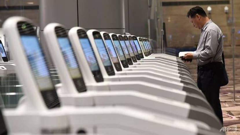 Pelepasan Imigresen lebih pantas bagi pemegang pasport Thai di S'pura