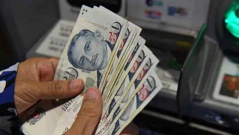Dolar S'pura jatuh ke paras terendah dalam tempoh 6 bulan berbanding ringgit