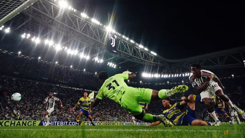 David and Vlahovic on target as Juve launch Serie A campaign with win David and Vlahovic on target as Juve launch Serie A campaign with win