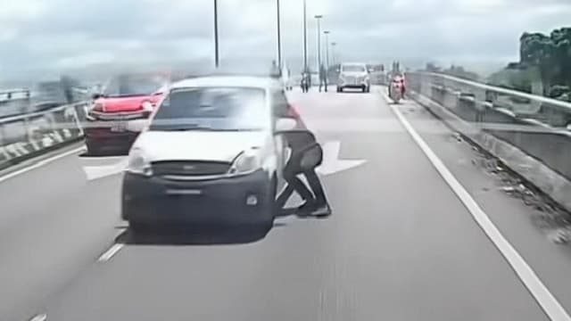 马国砂拉越大道上演惊险警匪追逐  一警员受伤嫌犯落网