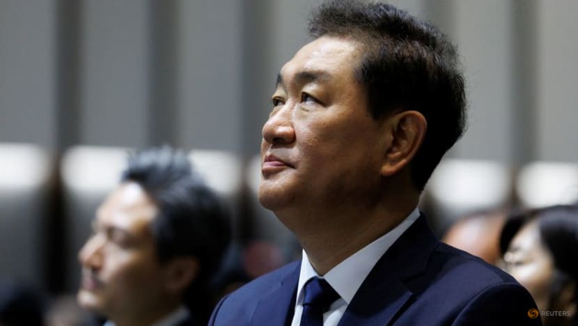 Samsung CEO says company will pursue deals as it struggles for growth Samsung CEO says company will pursue deals as it struggles for growth