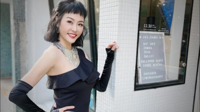 被父亲家暴长达9年　唐玲：连睡觉也会被打醒