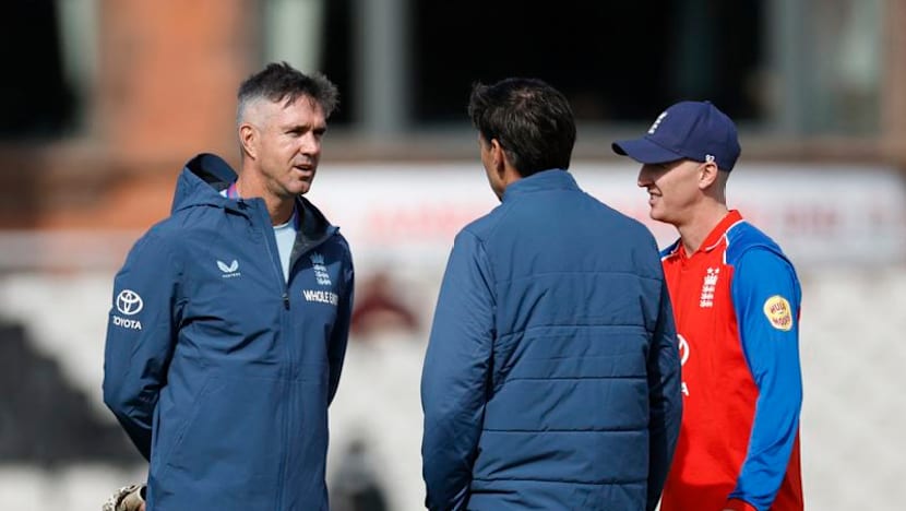 Pietersen teaching England how to face spin, says Brook