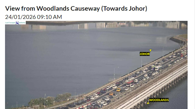 兀兰关卡前发生车祸  出境交通拥堵预计出现延误