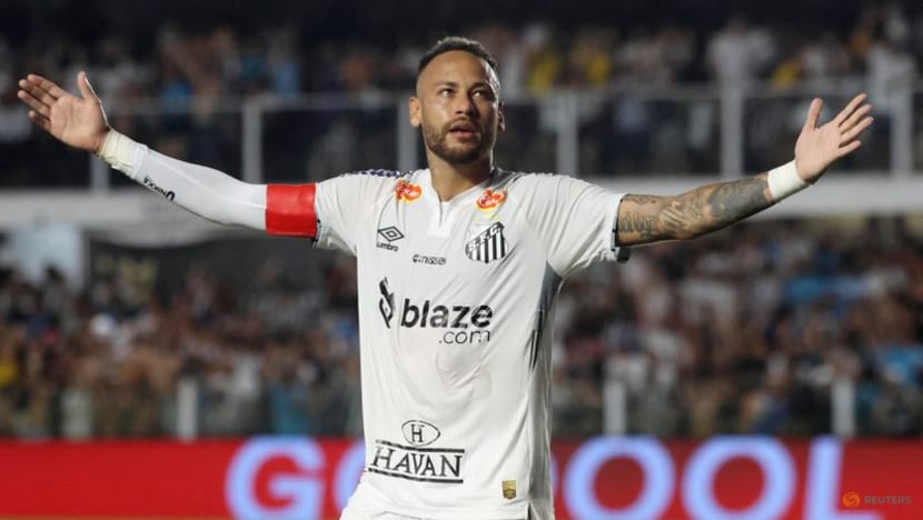 Neymar nets first goal since Santos return