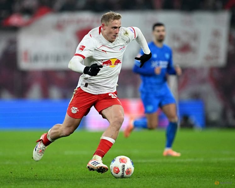 Forest sign midfielder Schlager from Leipzig