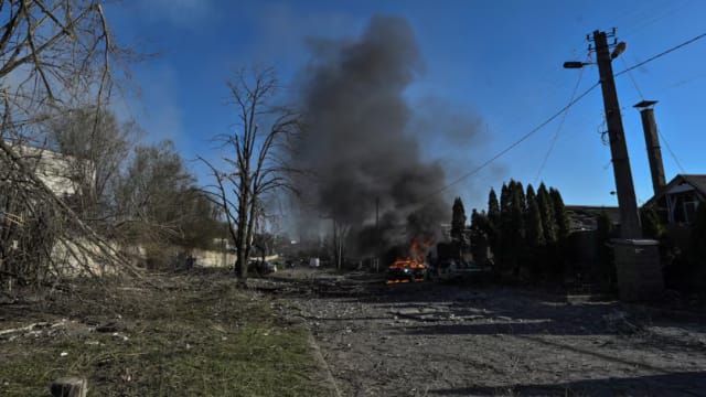 俄罗斯轰炸扎波罗热 造成至少4死20伤