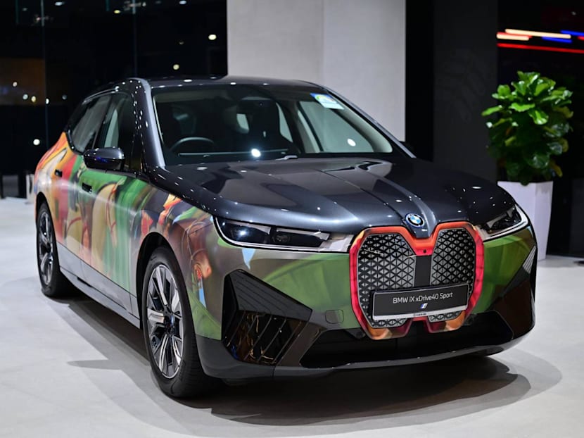 Botero in Singapore: BMW Eurokars unveils 3 bespoke art cars for the IMBA exhibition at Gardens by the Bay
