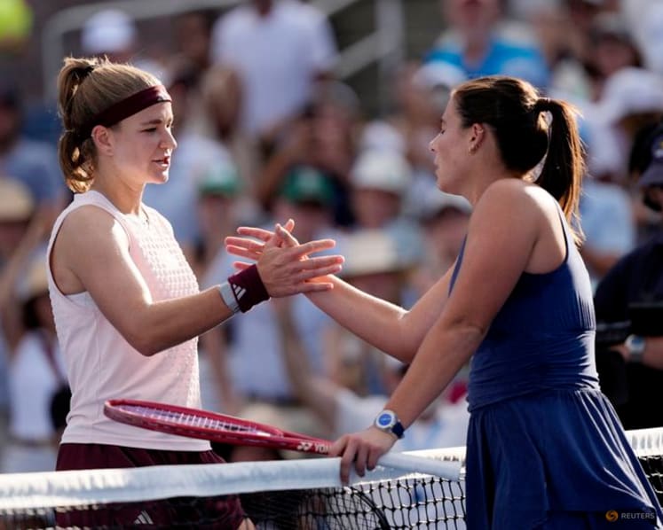 Navarro stuns seventh seed Muchova to reach US Open fourth round