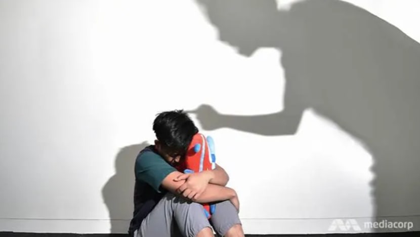 Hidup ibarat 'setiap hari menghadap jendela neraka’ – mangsa pedofilia Hidup ibarat 'setiap hari menghadap jendela neraka’ – mangsa pedofilia