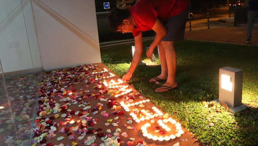 SGH sets up area for public to leave well-wishes and flowers for Mr Lee Kuan Yew