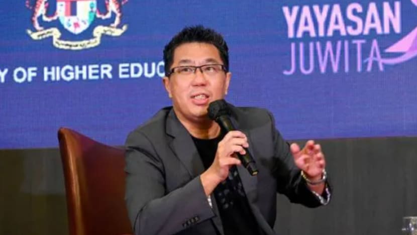 'Hentikan budaya kritik, jatuhkan air muka artis di TV' - pengarah muzik Aubrey Suwito