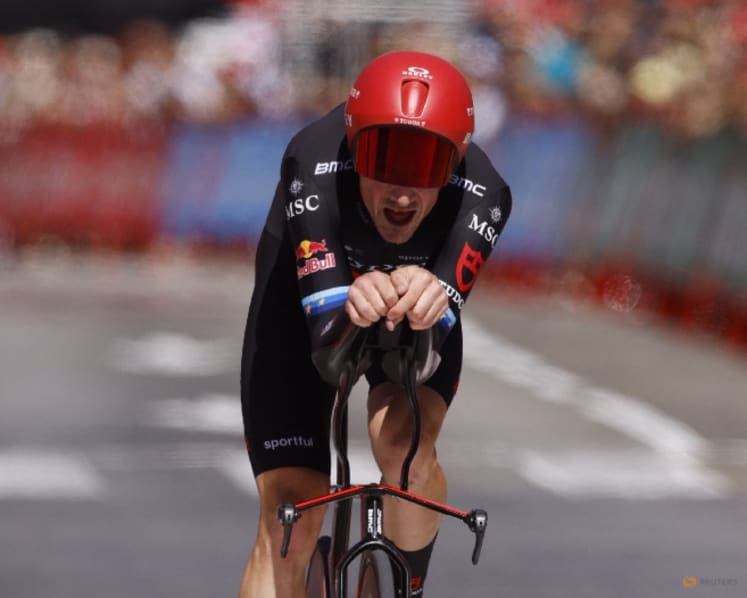 Swiss Kung wins Vuelta stage 18, Mas retains healthy overall lead