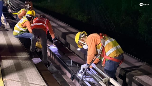 夜间精准施工更换供电轨 武吉班让轻轨更新进入最后阶段