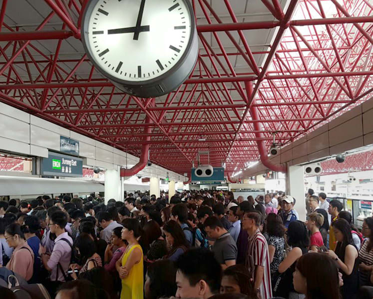 Power fault causes rush-hour disruption on NS, Circle lines