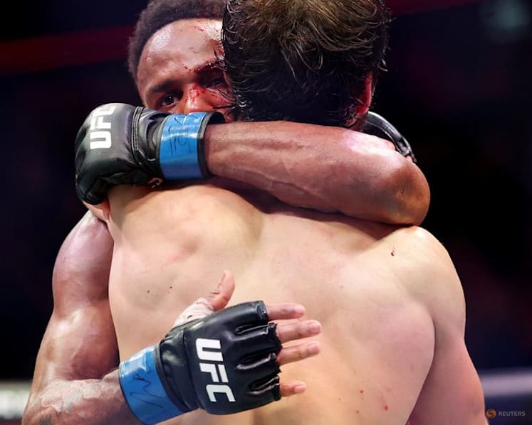 Evloev edges Murphy to set up UFC featherweight title shot