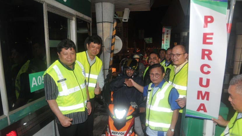Hadiah Tahun Baru: Kutipan tol motosikal Linkedua dimansuhkan mulai 1 Jan Hadiah Tahun Baru: Kutipan tol motosikal Linkedua dimansuhkan mulai 1 Jan