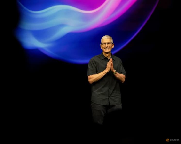 Commentary: Apple CEO Tim Cook resigns after 15 years. What’s next for the tech giant?