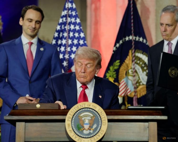 White House pauses executive order that would seek to preempt state laws on AI, sources say