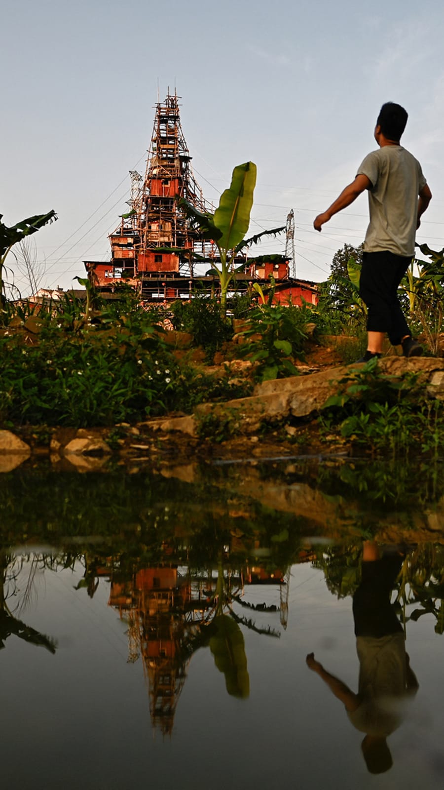 Chinese authorities demolish villager's madcap 10-storey home