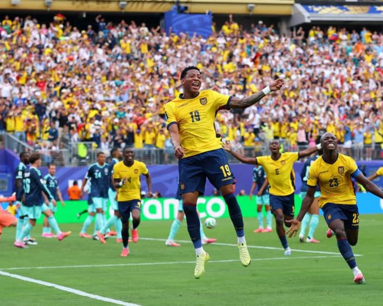 Ecuador's comeback spirit faces test at Mexico's Azteca fortress