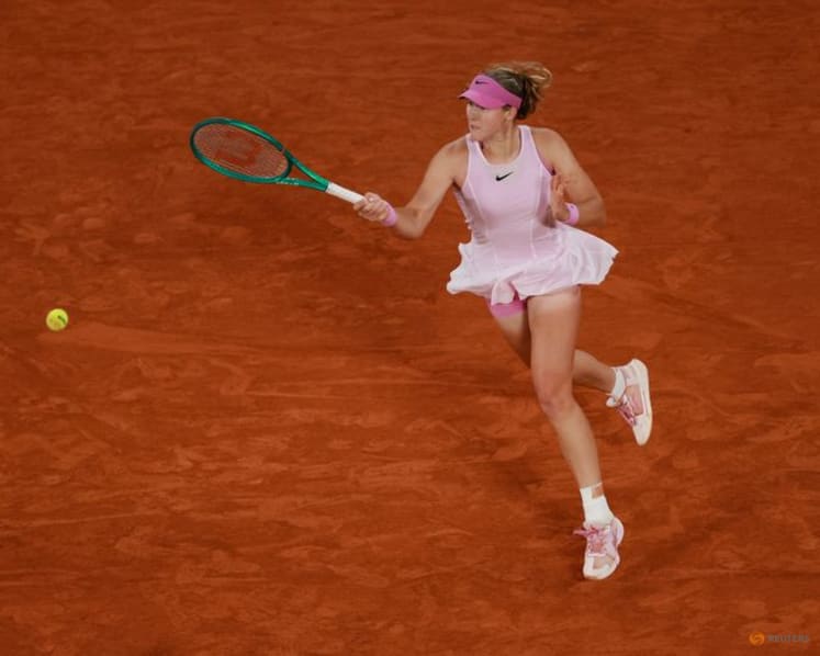 Andreeva overwhelms Cirstea for return to Roland Garros semi-finals