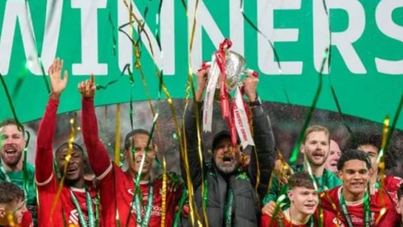 Liverpool julang piala pertama musim ini Liverpool julang piala pertama musim ini