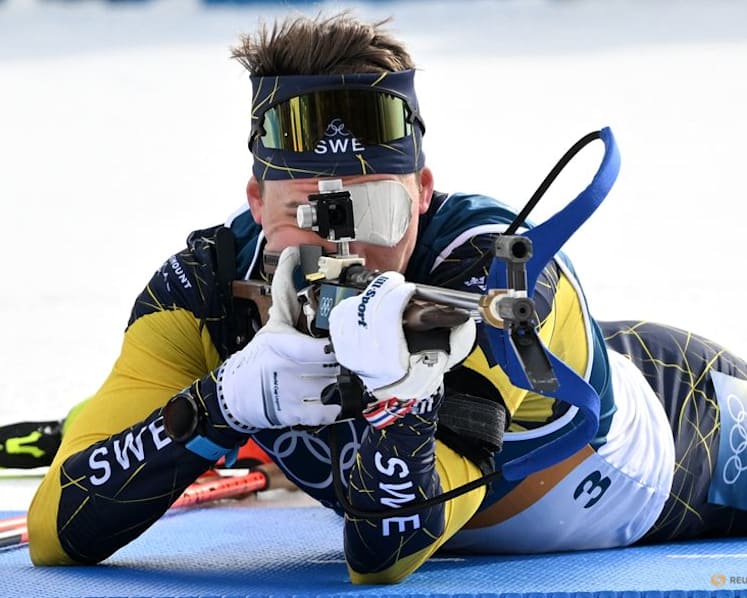 Biathlon-Swedes blame bad wax day for mass start meltdown