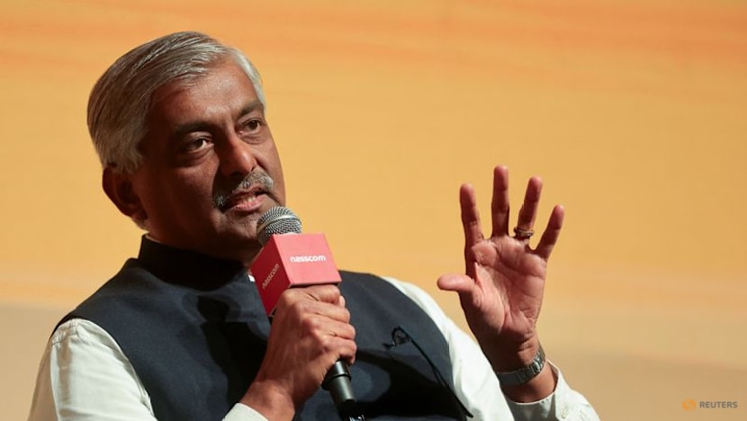 India IT industry surpasses $300 billion amid AI‑driven challenges, openings