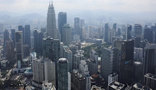 மலேசியாவில் இன்று முதல் வீட்டிலிருந்து வேலை பார்க்கும் அரசாங்க ஊழியர்கள்