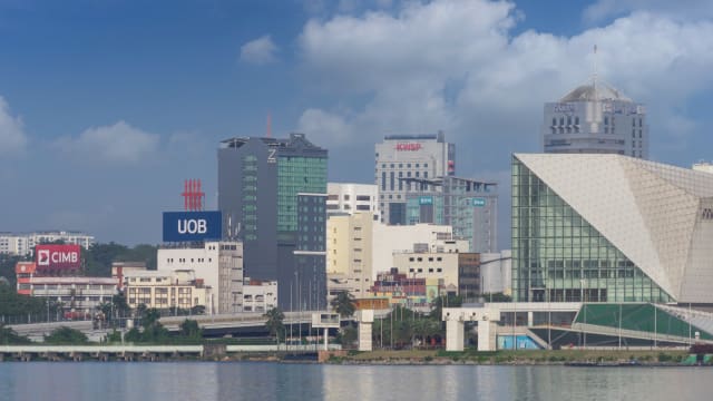 针对新马陆路关卡拥堵 李总理：两国致力提升通关效率