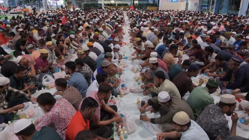 2,000 pekerja hijrahan dijamu dalam 'Iftar with Migrant Brothers' anjuran IMYouth