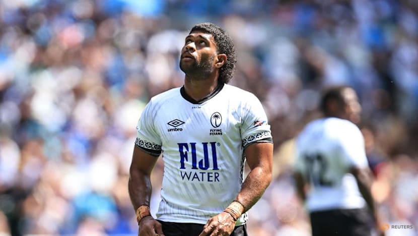 Rampant England bounce back to winning ways with 11-try spree against Fiji