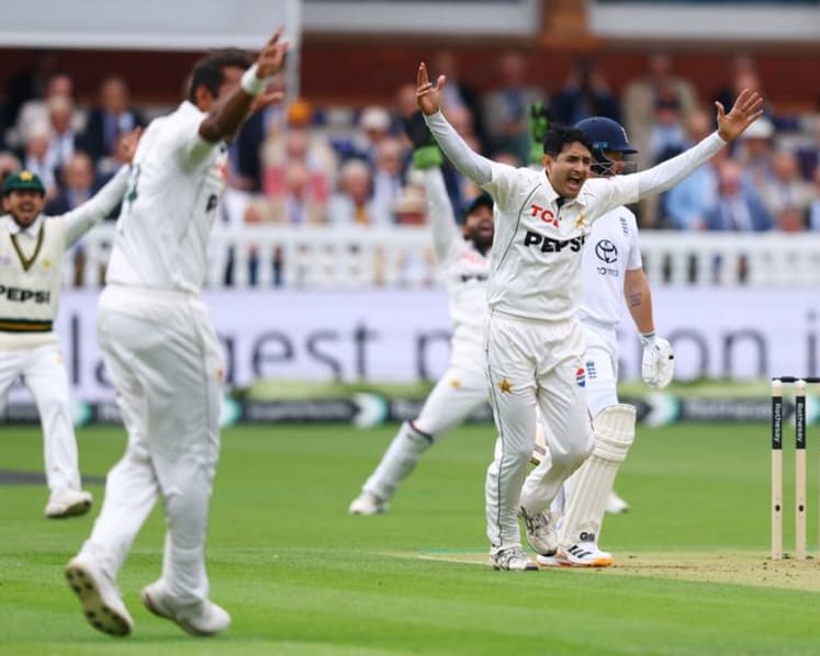 Abbas takes three wickets as Pakistan on top against England