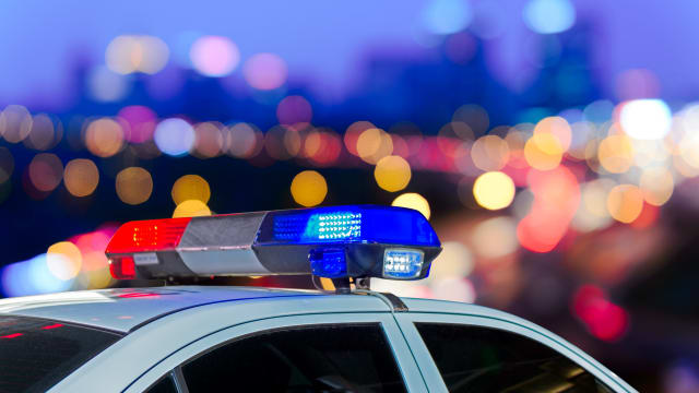 马国十交警涉知法犯法 执勤时贪污被突击检查