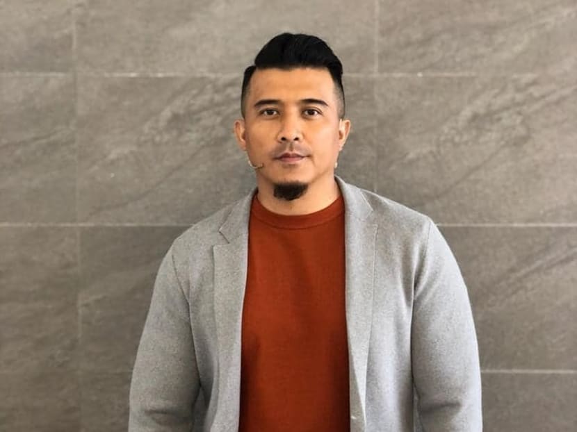 Aaron Aziz's face and AI-generated voice used to sell T-shirts, actor files police report Aaron Aziz's face and AI-generated voice used to sell T-shirts, actor files police report