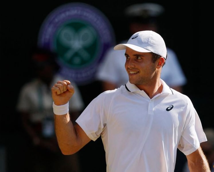 Fery fairytale rolls on as Briton powers into Wimbledon semis