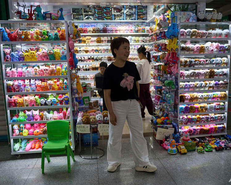 At the world’s biggest wholesale market in China, it’s business as usual despite US tariffs 