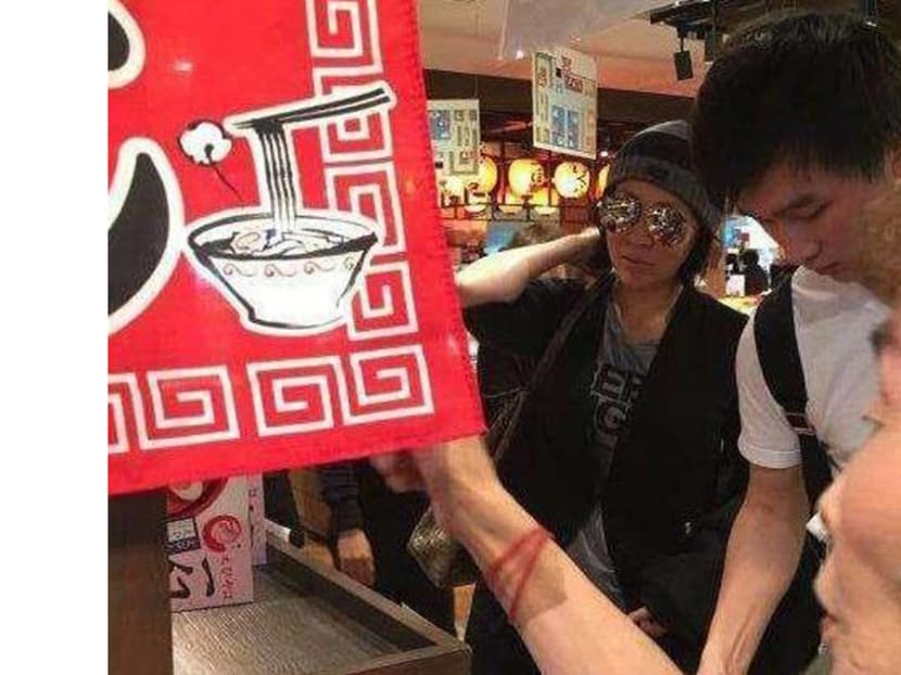 Tony Leung & Carina Lau Shopping At A Supermarket Shows That Stars Are Just Like Us