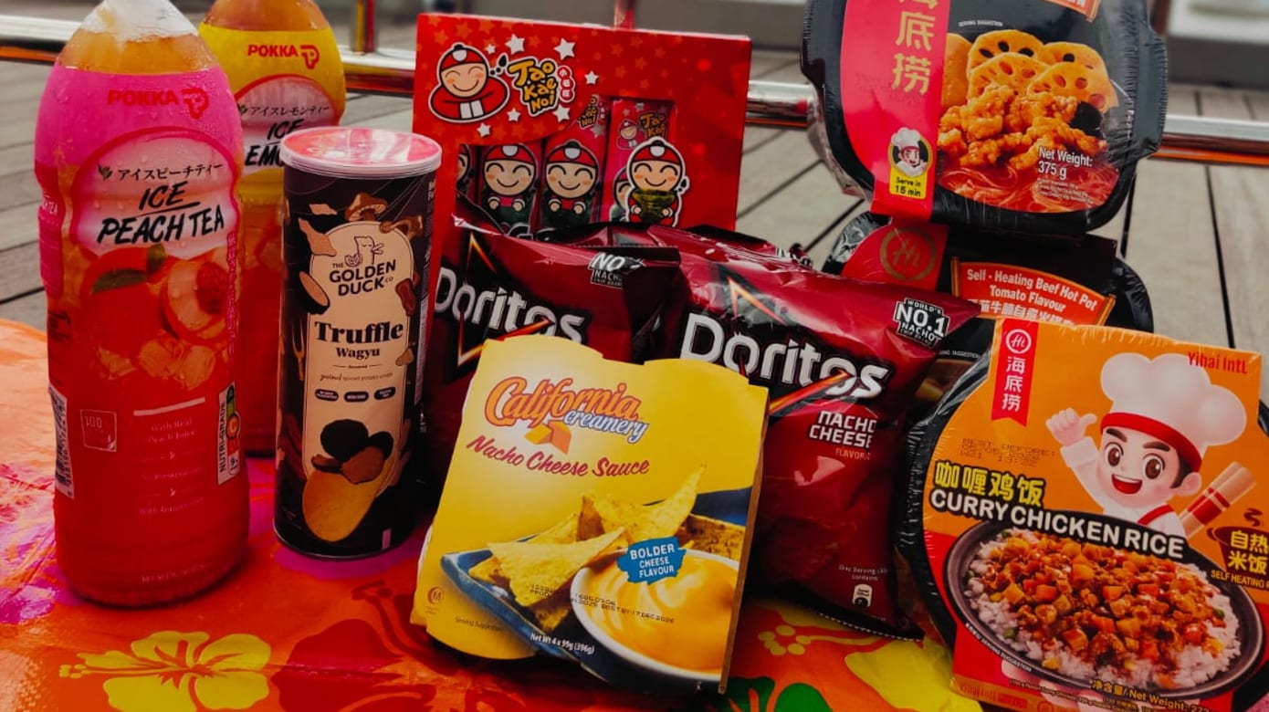 为了观赏烟火，不少民众提早到场占位子。大家也有备而来，带了零食和便携椅子。（图：刘伟聪）