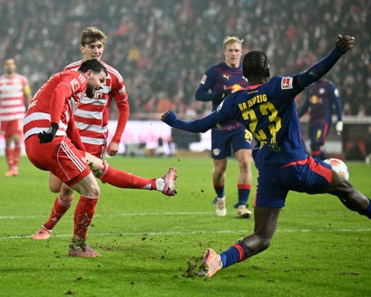 Leipzig lose ground in title race with 3-1 loss at Union Berlin