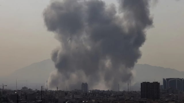 特朗普空袭伊朗是否合法？