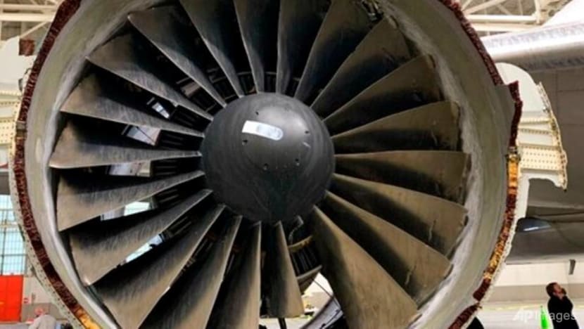 Exam finds multiple cracks in part of United jet's engine
