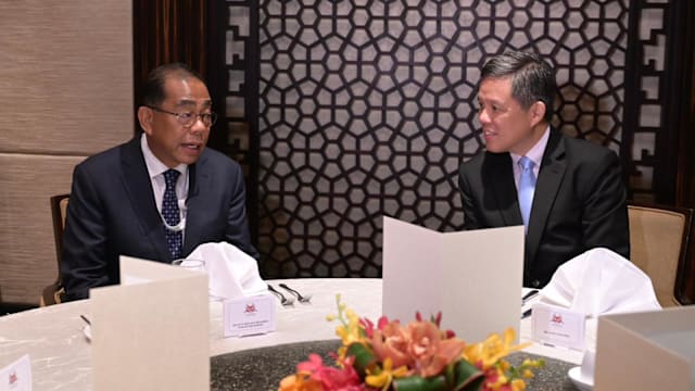 新马防长会晤 重申深化防务合作