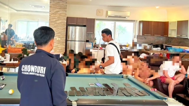 泰国警方突击芭提雅豪华别墅 26名中国公民涉非法放贷被捕