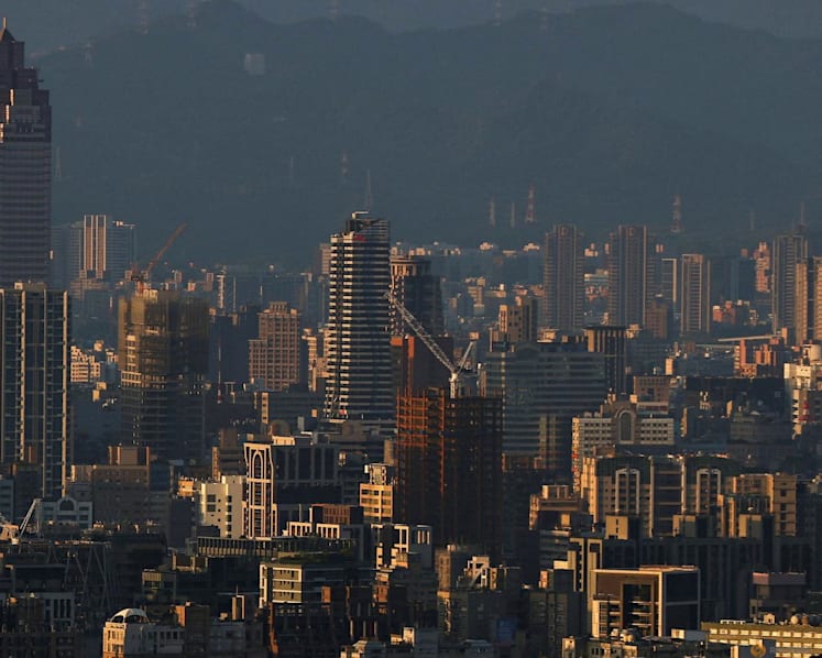 Taiwan Q4 economic growth beats forecasts on solid AI demand