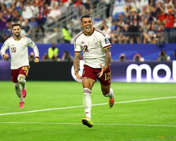 Majestic Spain stun France to reach World Cup final 