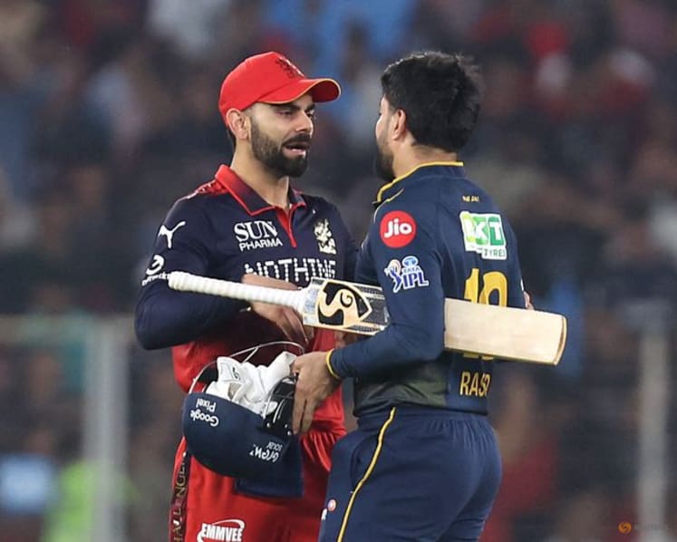 Holder brings 'sprinkling of stardust' as Gujarat beat RCB